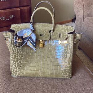 Croc leather bag in excellent condition.